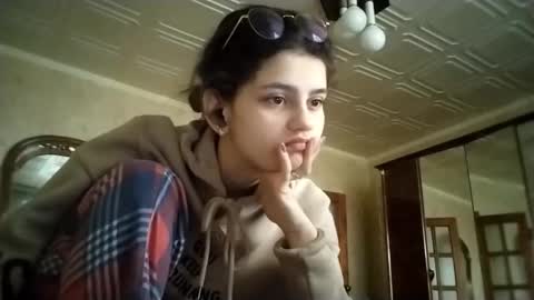 Snapshot of elindente chatting on 11/28/25, 04:37 Lola online show from 11/28/25, 04:37