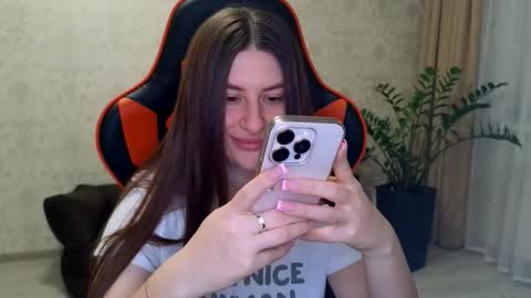 Elina online show from 11/15/25, 10:15