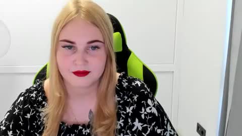 Elina online show from 06/30/26, 09:32