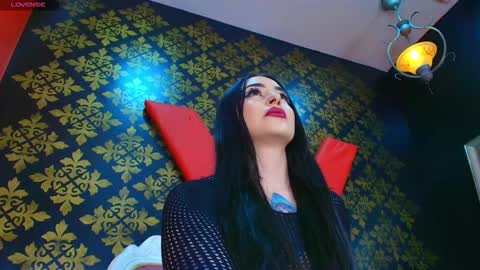 Elinne hendrix  online show from 11/09/25, 12:36