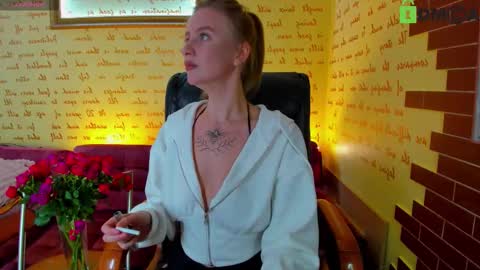 elinor_faith online show from 10/24/25, 01:18