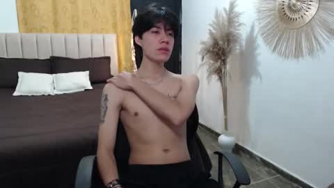 Snapshot of elio_collem chatting on 10/10/25, 08:24 ELIO online show from 10/10/25, 08:24