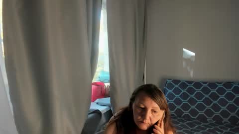 Snapshot of elis_gabbi chatting on 09/27/25, 07:57 Elis online show from 09/27/25, 07:57