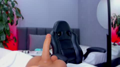 Elisa online show from 01/16/25, 12:55