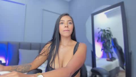 Elisa online show from 09/12/25, 08:31