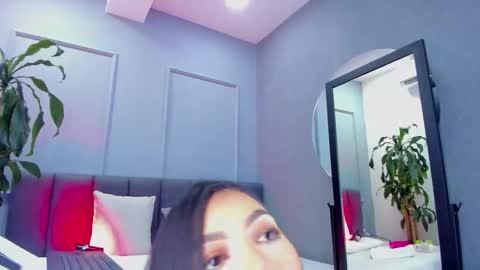 Elisa online show from 03/17/26, 07:39