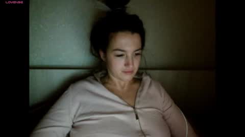 elisa_dove208 online show from 11/05/25, 12:21