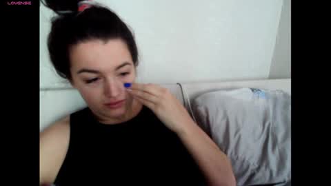 elisa_dove208 online show from 11/13/25, 06:45