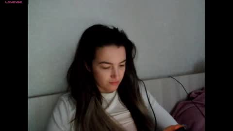 elisa_dove208 online show from 12/02/25, 05:02