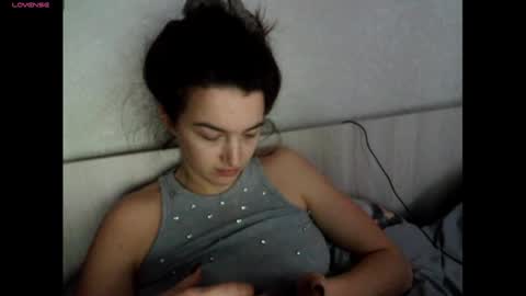 elisa_dove208 online show from 12/21/25, 10:22