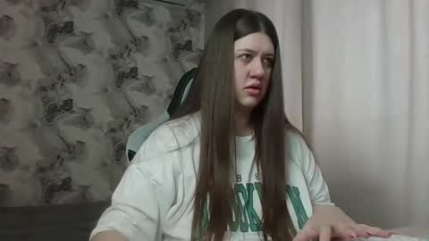 Aletta Oushen online show from 02/11/26, 08:41