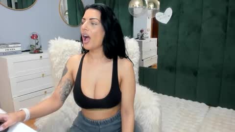 Maria online show from 11/16/25, 05:35