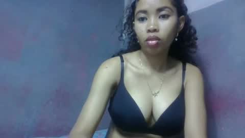 Snapshot of elisabethee chatting on 04/08/26, 07:25 elisabethee online show from 04/08/26, 07:25