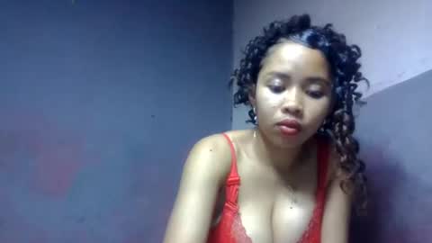 Snapshot of elisabethee chatting on 05/29/26, 08:29 elisabethee online show from 05/29/26, 08:29