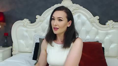 Snapshot of elisabethswan chatting on 06/04/26, 08:42 Krissy online show from 06/04/26, 08:42