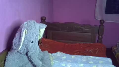 elisah01 online show from 05/07/26, 06:35