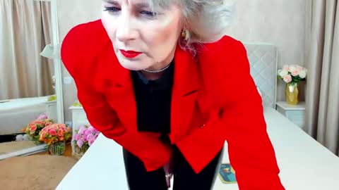 Snapshot of elisarosse_ chatting on 01/13/25, 09:20 Elissa online show from 01/13/25, 09:20