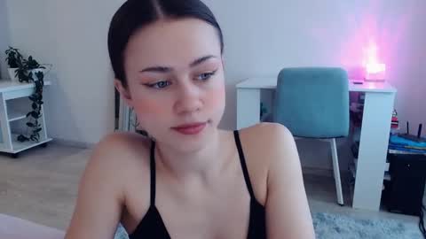 Snapshot of eliscuteblonde chatting on 02/06/26, 06:29 Elis online show from 02/06/26, 06:29