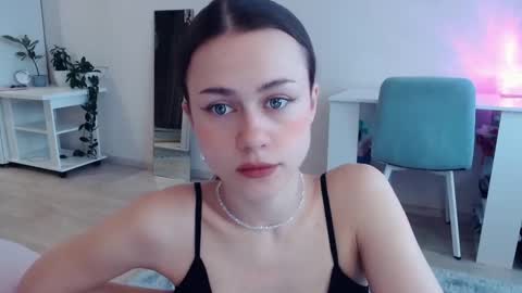 Snapshot of eliscuteblonde chatting on 02/08/26, 06:17 Elis online show from 02/08/26, 06:17