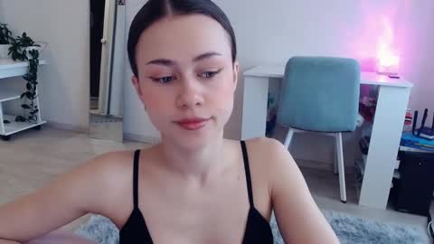 Snapshot of eliscuteblonde chatting on 02/09/26, 06:28 Elis online show from 02/09/26, 06:28