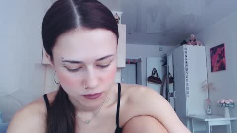 Elis online show from 03/26/26, 05:57