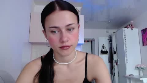 Snapshot of eliscuteblonde chatting on 06/02/26, 05:42 Elis online show from 06/02/26, 05:42