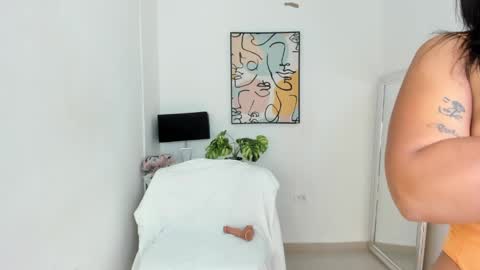 elise online show from 04/15/26, 01:51