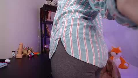 Snapshot of elise_nyx chatting on 05/12/26, 11:40 elise_nyx online show from 05/12/26, 11:40