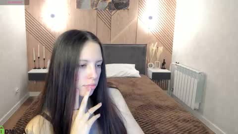 Elise online show from 03/05/26, 01:12