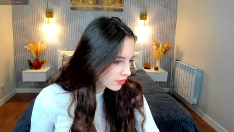 Elise online show from 03/29/26, 01:05