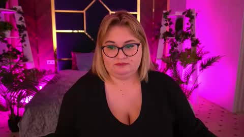 elise_ryen online show from 01/19/26, 08:18