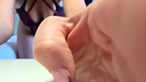 elisehipele online show from 10/09/25, 03:21