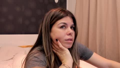 Elly online show from 03/08/26, 08:23