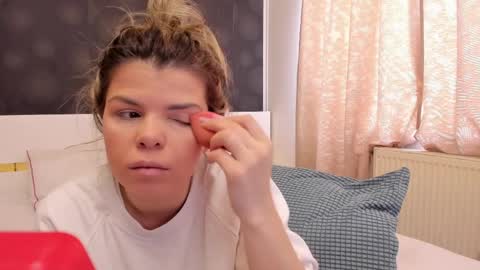 Elly online show from 03/26/26, 11:49