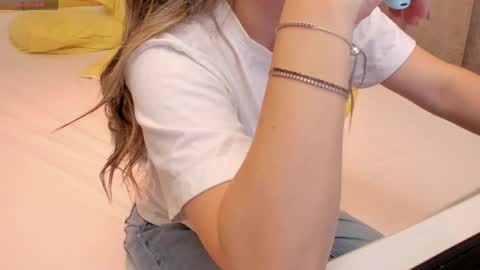 Elly online show from 05/04/26, 08:05