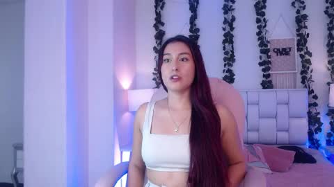 Snapshot of elisevalmont chatting on 04/18/26, 03:21 ELISE online show from 04/18/26, 03:21
