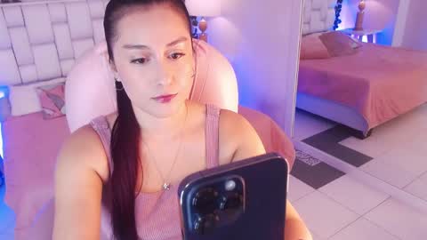 Snapshot of elisevalmont chatting on 04/22/26, 03:20 ELISE online show from 04/22/26, 03:20