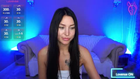 elisevelour online show from 10/30/25, 03:35