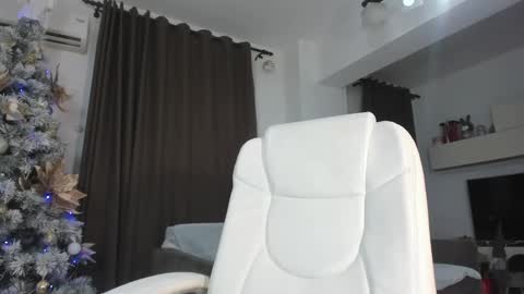 Snapshot of elissavibe chatting on 12/04/24, 01:14 Elisa  Promotion   online show from 12/04/24, 01:14