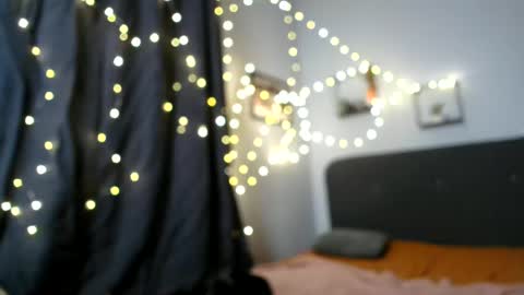 Snapshot of elissayum chatting on 12/07/24, 12:08 Petite Yumi online show from 12/07/24, 12:08