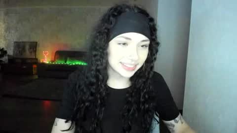 Snapshot of elisskriter chatting on 07/15/26, 02:11 Eliss online show from 07/15/26, 02:11