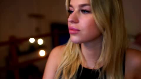 Sunflower  online show from 09/26/25, 02:43