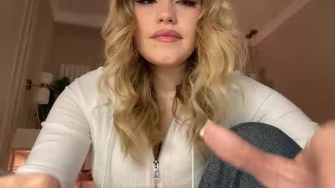 Stephanie online show from 03/29/26, 08:09