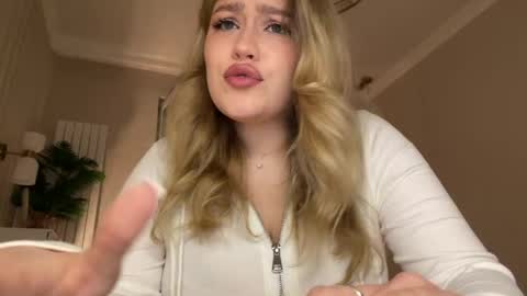 Stephanie online show from 04/01/26, 08:17