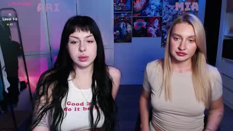 Ari online show from 10/10/25, 01:43