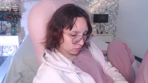 Eliza online show from 11/24/25, 07:24