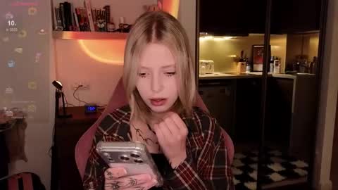 Elizabeth online show from 11/26/25, 12:06