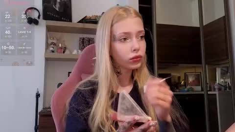 Elizabeth online show from 02/19/26, 10:33