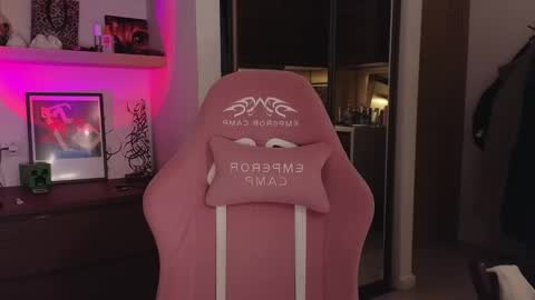 Elizabeth online show from 03/12/26, 07:42