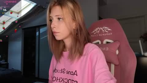 Elizabeth online show from 07/16/26, 12:44